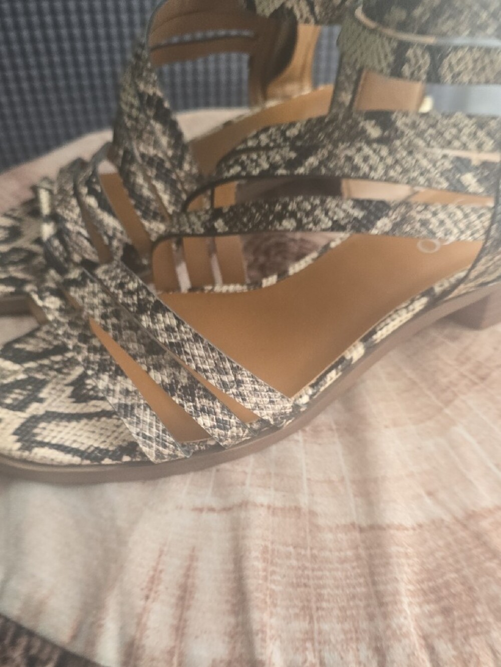 NEW NEVER WORN Franco Sarto Snake-Print Strappy Samdals in Brown and Cream - Picture 3 of 11